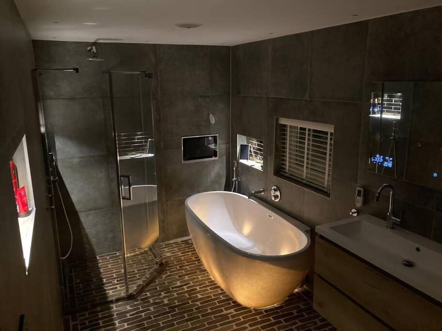 Voorsterstaete Former Barn, Including Jacuzzi Voorst Gem Voorst Exterior foto